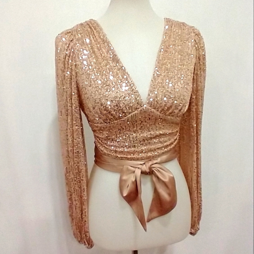 CHAMPAGNE SEQUINED TOP